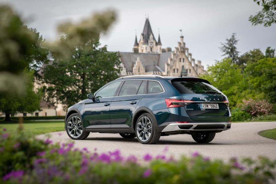  Skoda Superb Scout 2019 года  (WW) (фото 19 из 72)